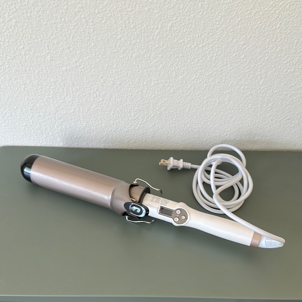 2” Curling Iron in White and Tan